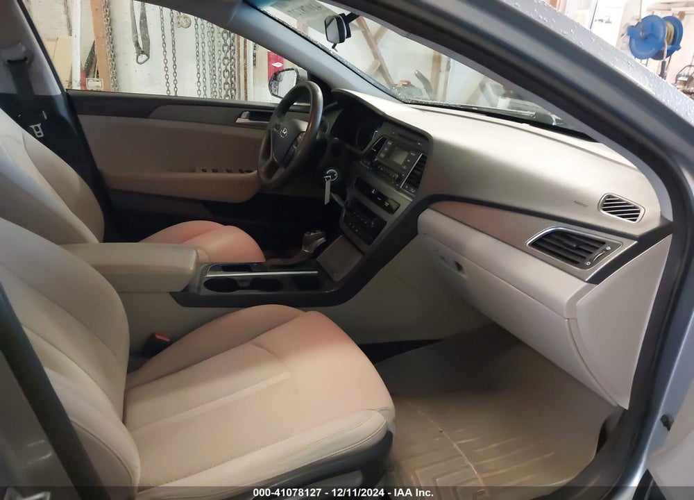 2015 HYUNDAI SONATA SE VIN: 5NPE24AF6FH004527