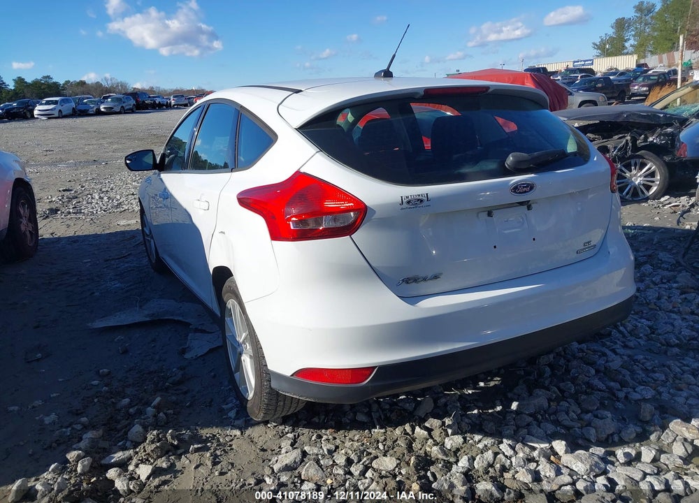 2015 FORD FOCUS SE VIN: 1FADP3K2XFL223009