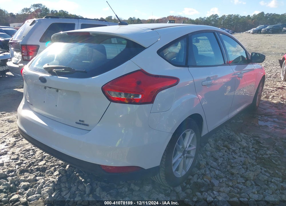 2015 FORD FOCUS SE VIN: 1FADP3K2XFL223009