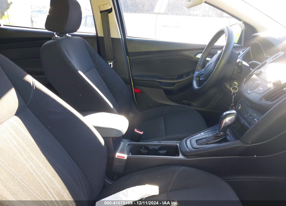 2015 FORD FOCUS SE VIN: 1FADP3K2XFL223009