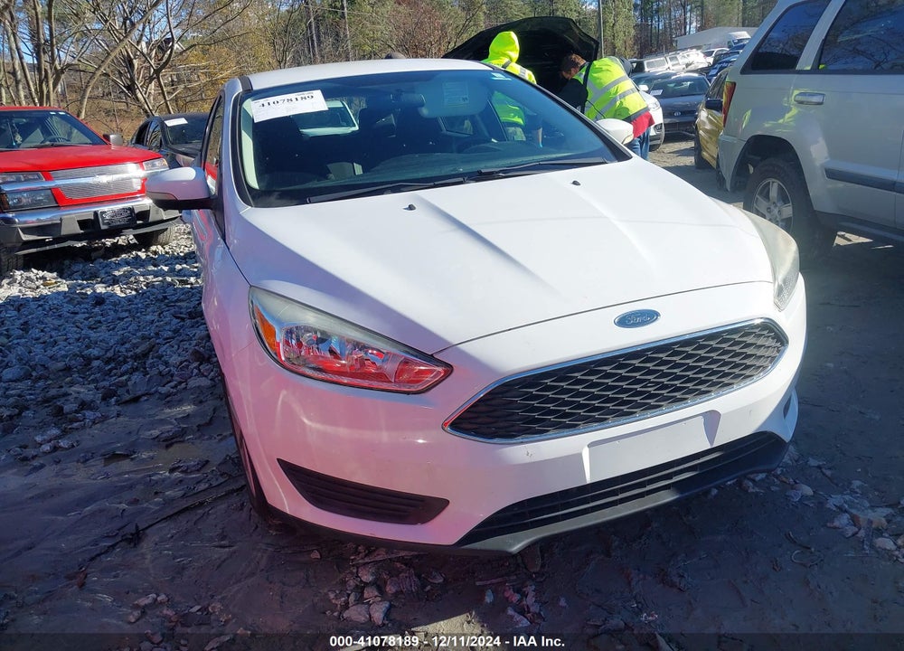 2015 FORD FOCUS SE VIN: 1FADP3K2XFL223009