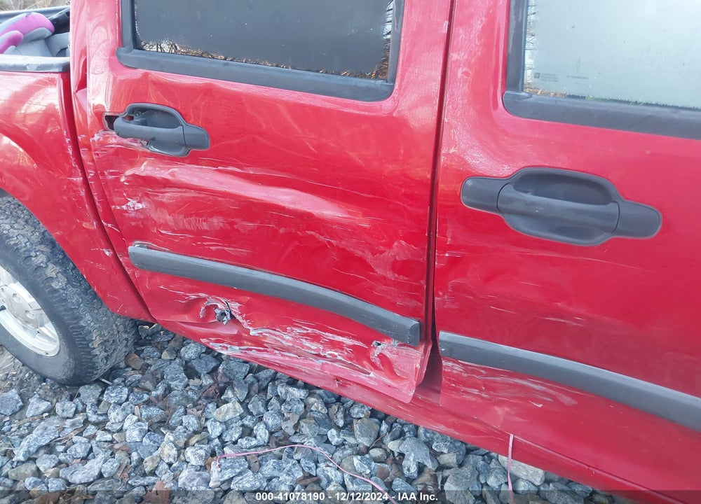 2005 CHEVROLET COLORADO LS VIN: 1GCCS136158153704