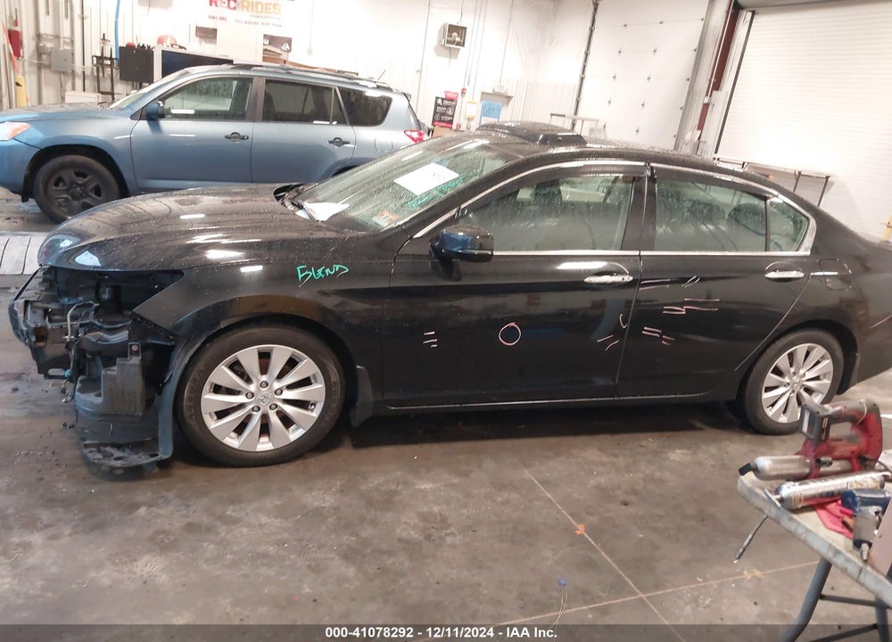 2015 HONDA ACCORD EX-L V-6 VIN: 1HGCR3F88FA035326