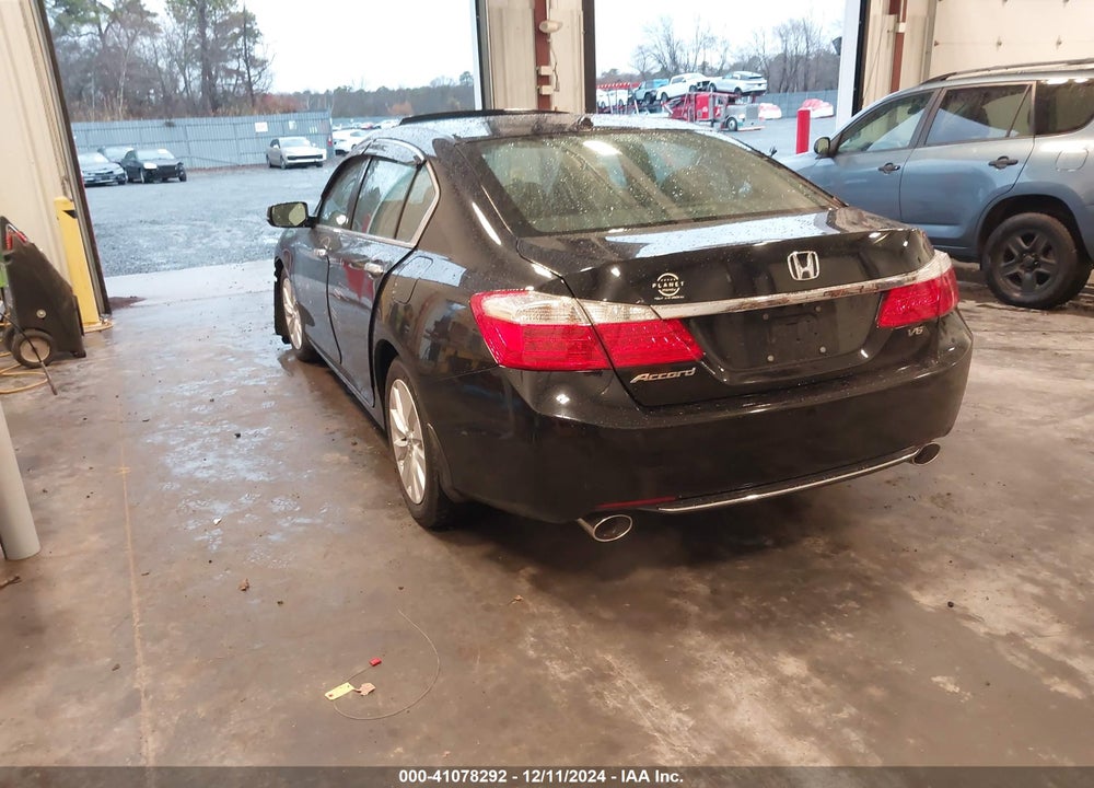 2015 HONDA ACCORD EX-L V-6 VIN: 1HGCR3F88FA035326
