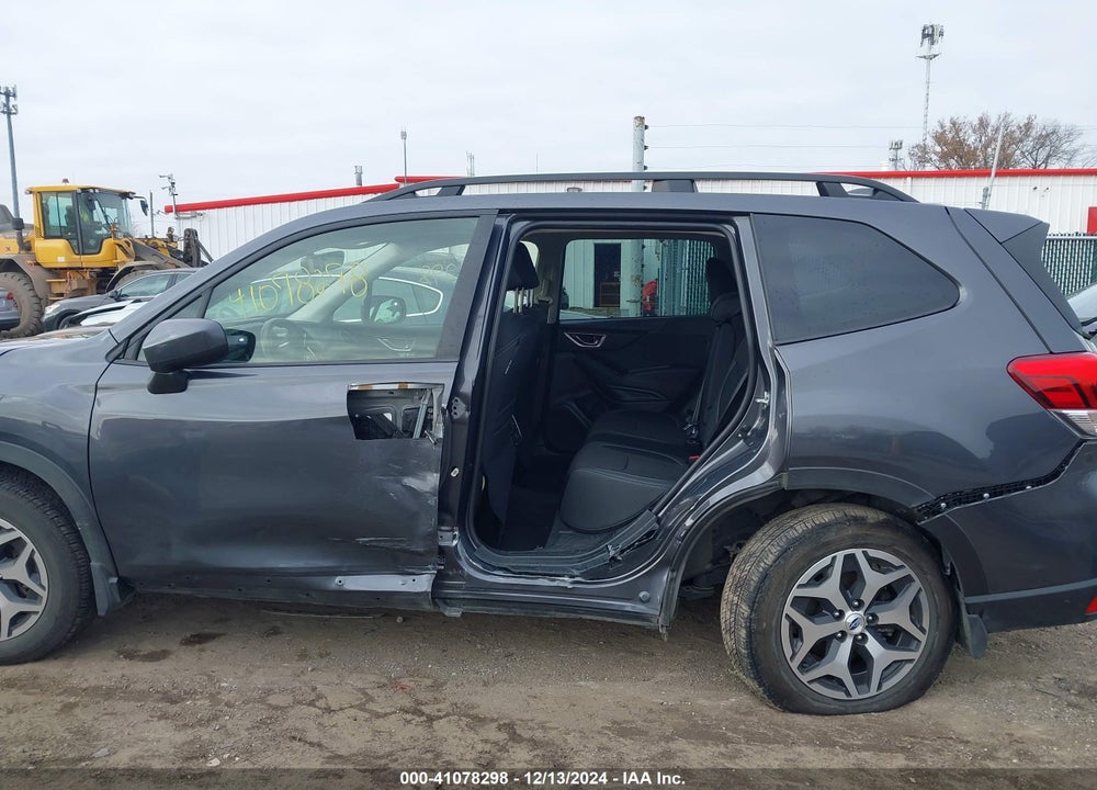 2023 SUBARU FORESTER PREMIUM VIN: JF2SKAEC4PH460819