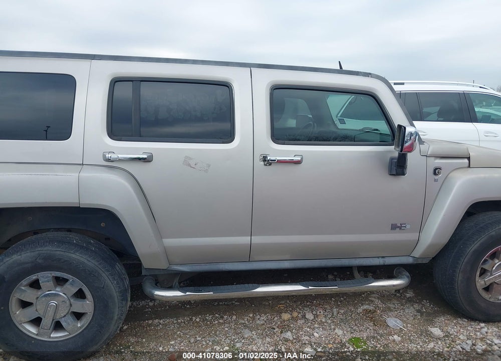 2009 HUMMER H3 SUV VIN: 5GTEN13E098105990