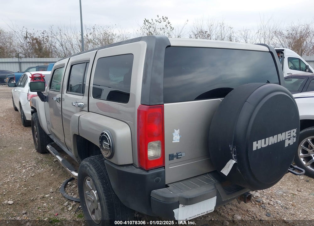 2009 HUMMER H3 SUV VIN: 5GTEN13E098105990