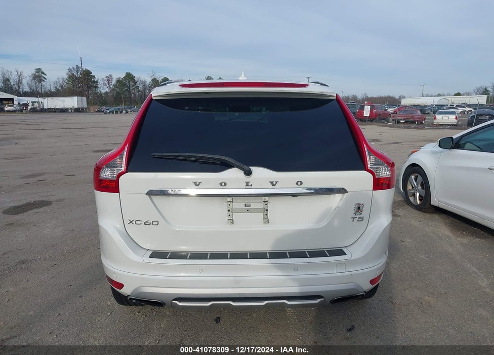 2017 VOLVO XC60 T5 DYNAMIC VIN: YV440MDRXH2124128