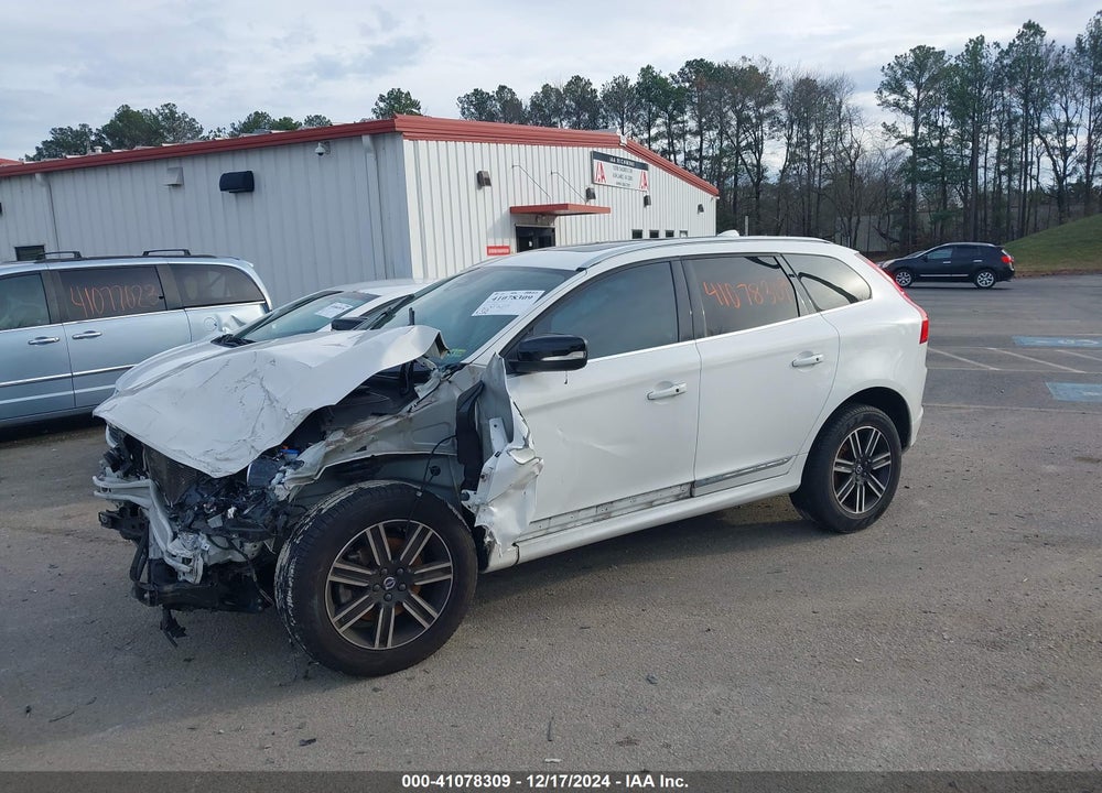 2017 VOLVO XC60 T5 DYNAMIC VIN: YV440MDRXH2124128
