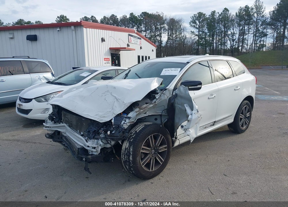 2017 VOLVO XC60 T5 DYNAMIC VIN: YV440MDRXH2124128