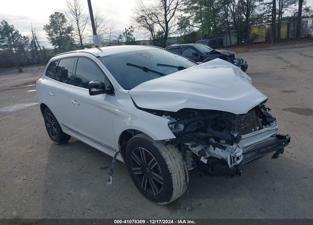 2017 VOLVO XC60 T5 DYNAMIC VIN: YV440MDRXH2124128