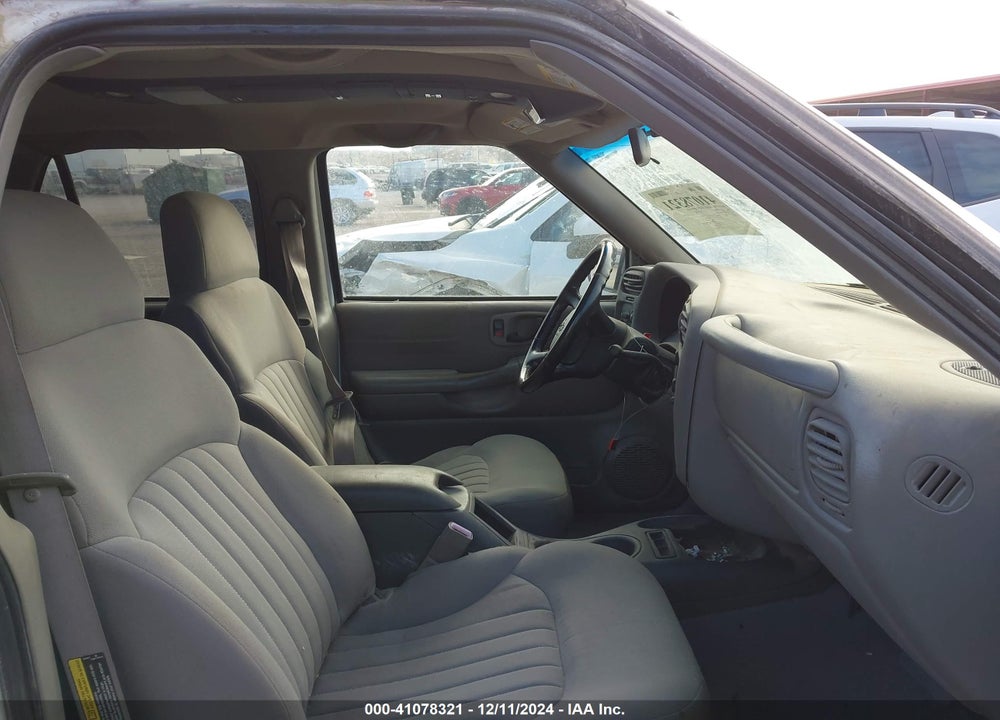 2004 CHEVROLET BLAZER LS VIN: 1GNDT13X74K162006
