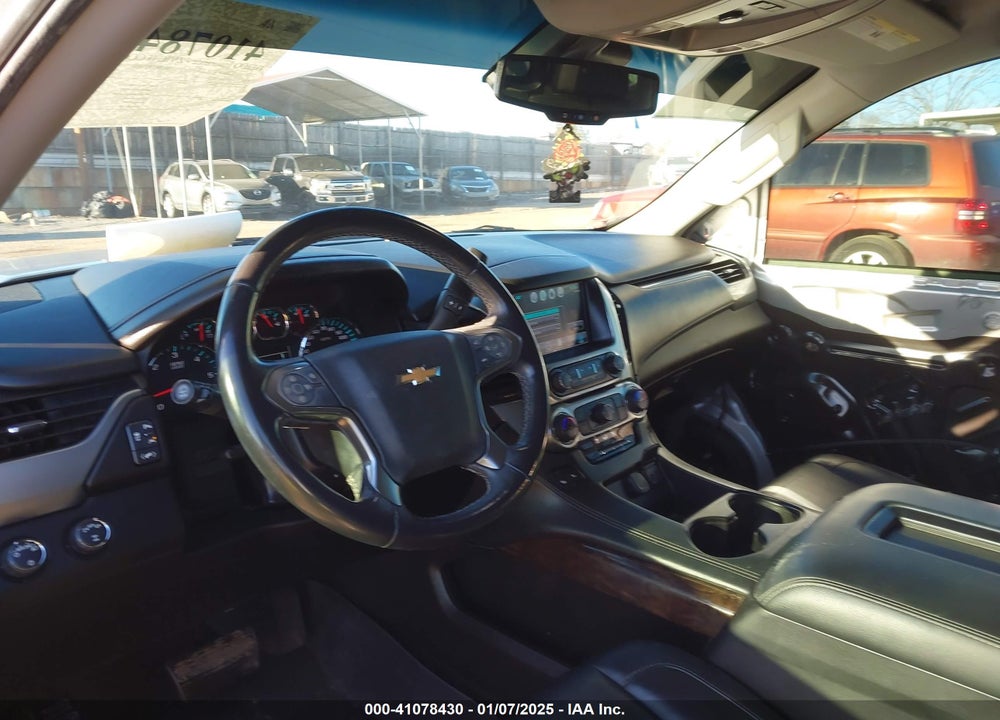 2017 CHEVROLET SUBURBAN LT VIN: 1GNSKHKC9HR132147