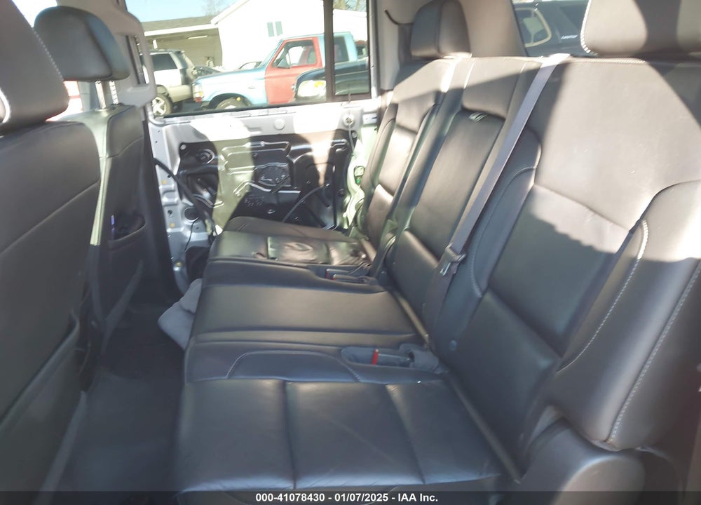 2017 CHEVROLET SUBURBAN LT VIN: 1GNSKHKC9HR132147