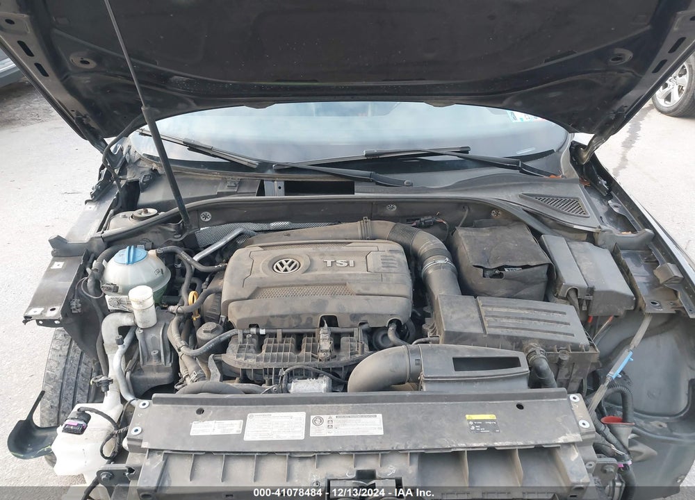 2017 VOLKSWAGEN PASSAT VIN: 1VWBT7A30HC033721