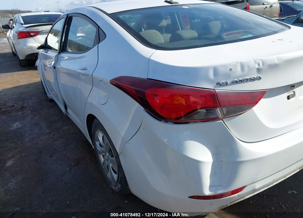 2016 HYUNDAI ELANTRA SE VIN: 5NPDH4AE9GH769301