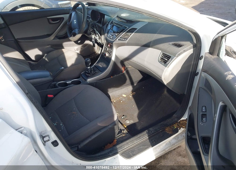 2016 HYUNDAI ELANTRA SE VIN: 5NPDH4AE9GH769301