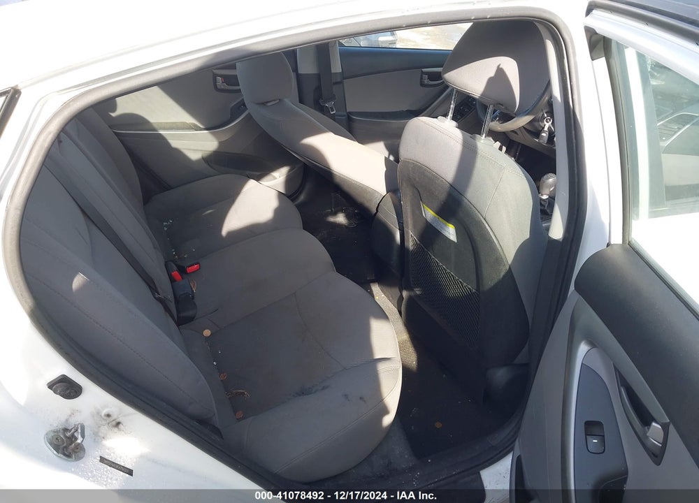 2016 HYUNDAI ELANTRA SE VIN: 5NPDH4AE9GH769301