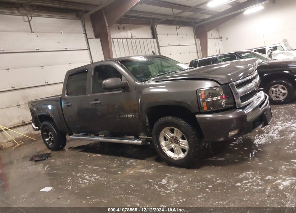 2011 CHEVROLET SILVERADO 1500 VIN: 3GCPKSE33BG310147