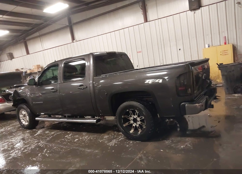 2011 CHEVROLET SILVERADO 1500 VIN: 3GCPKSE33BG310147