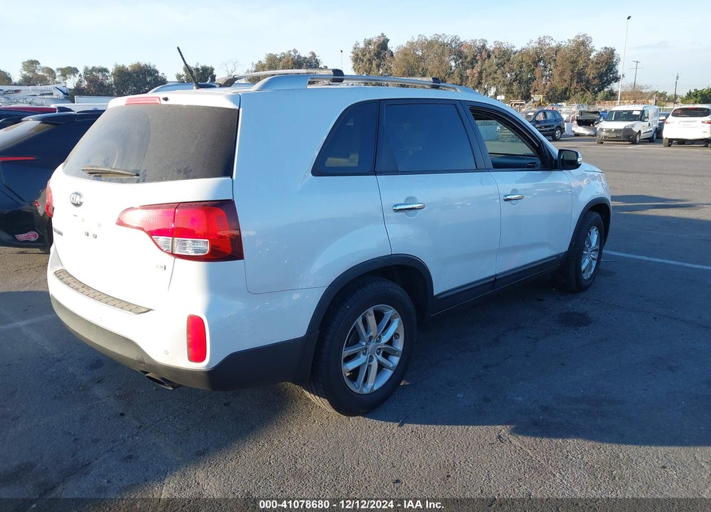 2015 KIA SORENTO LX VIN: 5XYKT4A66FG633132