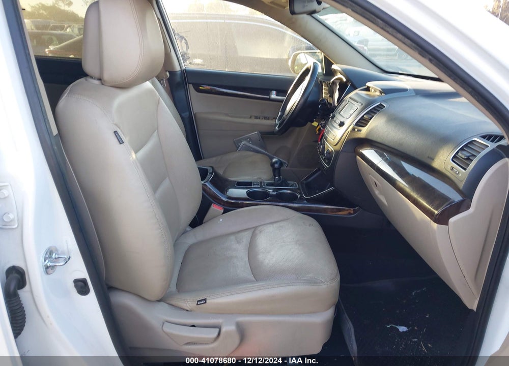 2015 KIA SORENTO LX VIN: 5XYKT4A66FG633132