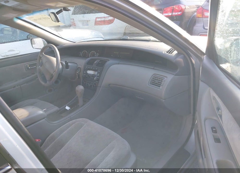 2001 TOYOTA AVALON XL VIN: 4T1BF28B81U190578