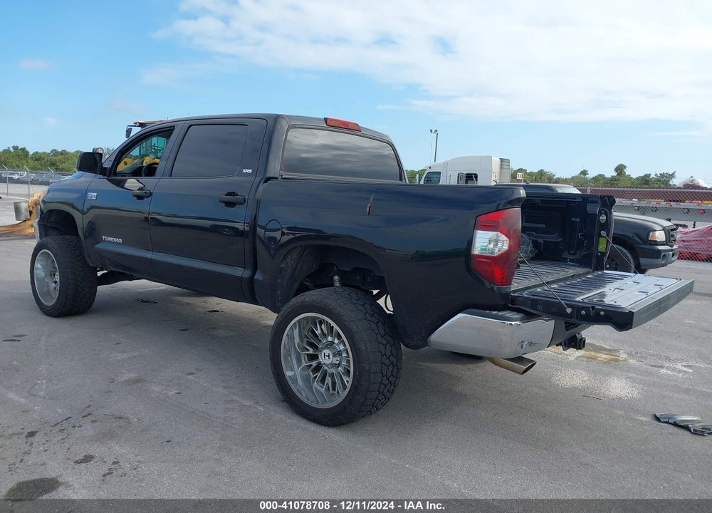 2017 TOYOTA TUNDRA SR5 5.7L V8 VIN: 5TFDW5F15HX646506