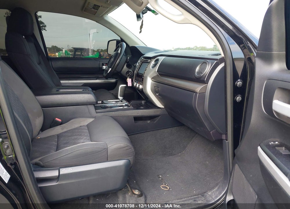 2017 TOYOTA TUNDRA SR5 5.7L V8 VIN: 5TFDW5F15HX646506