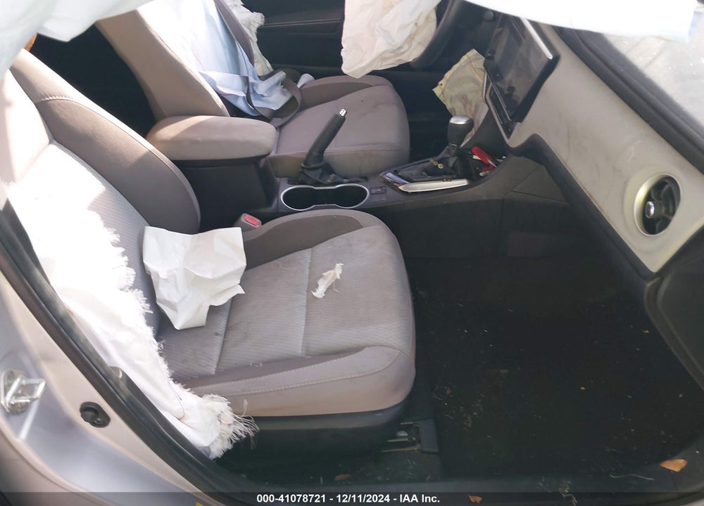 2018 TOYOTA COROLLA LE VIN: 5YFBURHE0JP787248