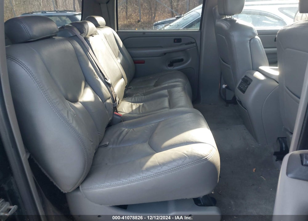 2004 CHEVROLET SUBURBAN 1500 LT VIN: 1GNFK16T84J185224