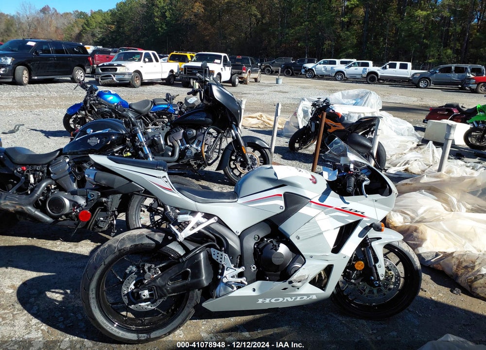 2025 HONDA CBR600 RR VIN: JH2PC40H2SK200007