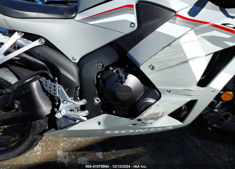2025 HONDA CBR600 RR VIN: JH2PC40H2SK200007