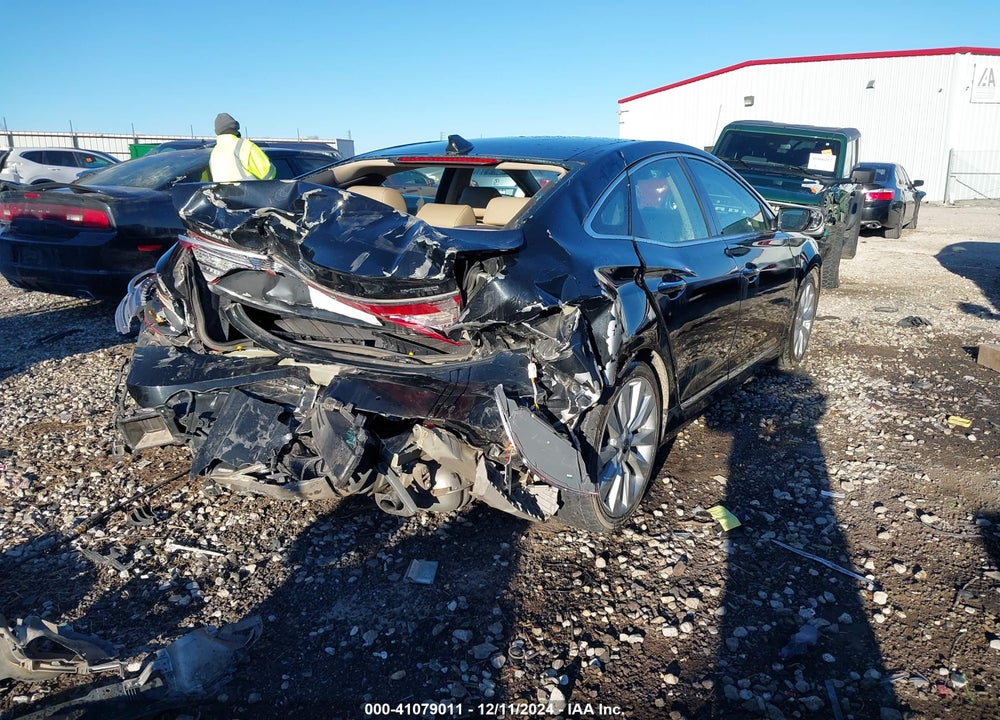 2017 HYUNDAI AZERA VIN: KMHFH4JG9HA575205