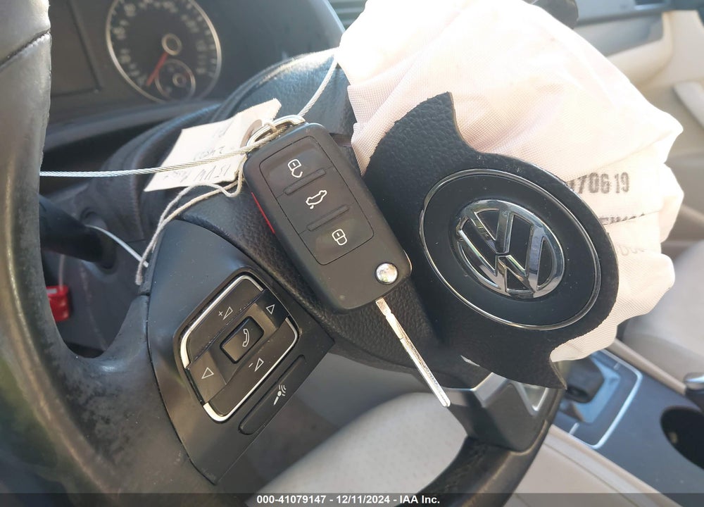 2015 VOLKSWAGEN PASSAT VIN: 1VWAS7A36FC122415