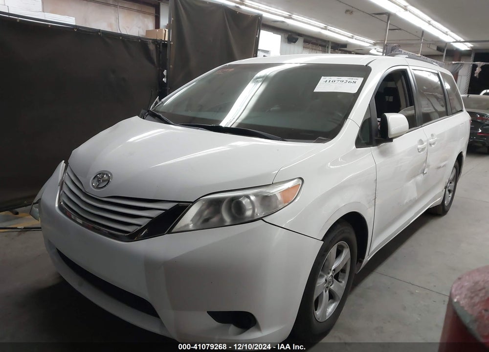 2017 TOYOTA SIENNA LE 8 PASSENGER VIN: 5TDKZ3DC2HS810663
