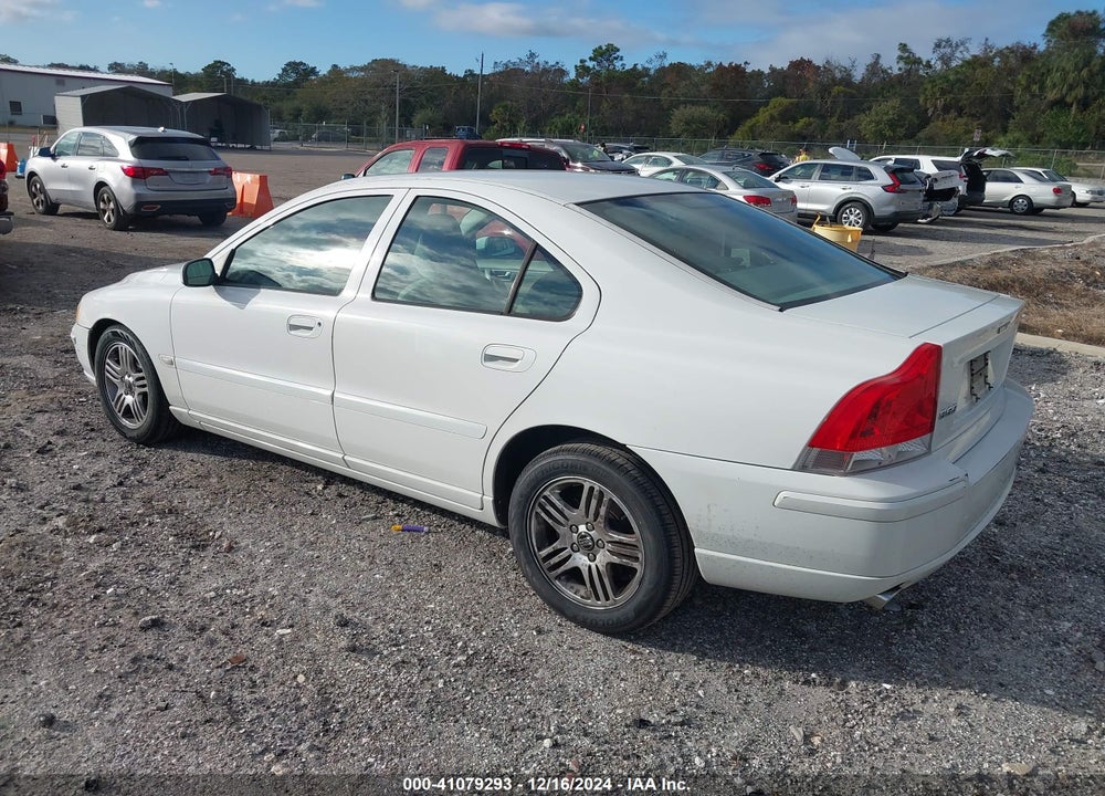 2005 VOLVO S60 2.5T VIN: YV1RS592152460146