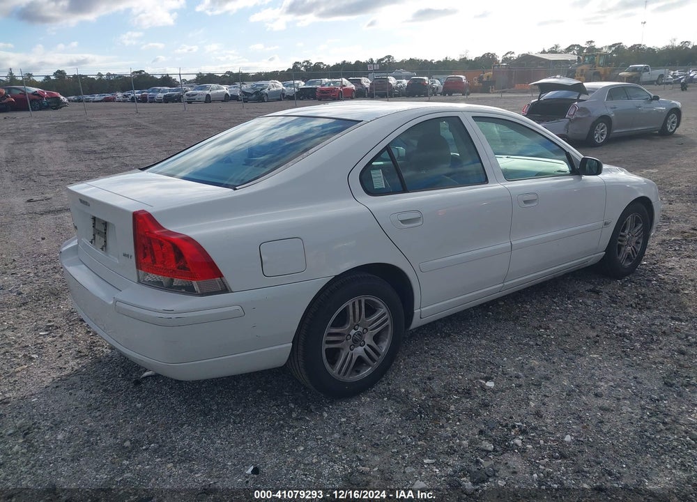2005 VOLVO S60 2.5T VIN: YV1RS592152460146