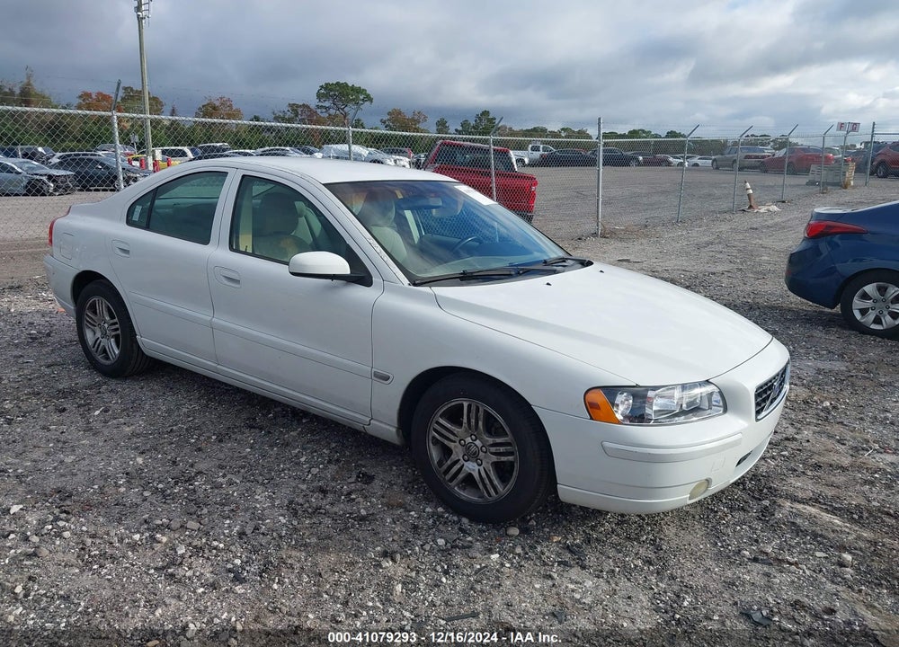 2005 VOLVO S60 2.5T VIN: YV1RS592152460146