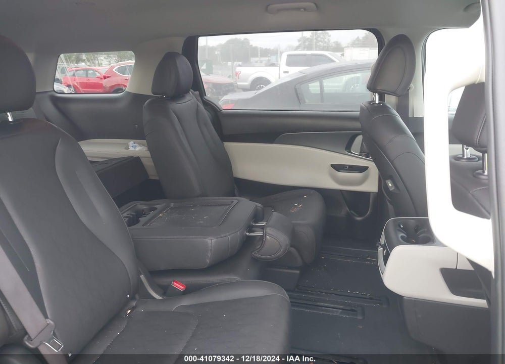 2024 KIA CARNIVAL MPV LX SEAT PACKAGE VIN: KNDNB4H35R6356069