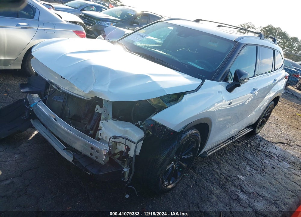 2022 TOYOTA HIGHLANDER XLE VIN: 5TDGZRAH5NS538856