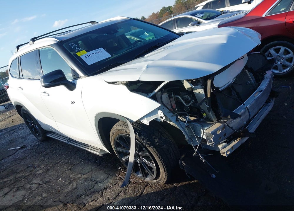 2022 TOYOTA HIGHLANDER XLE VIN: 5TDGZRAH5NS538856