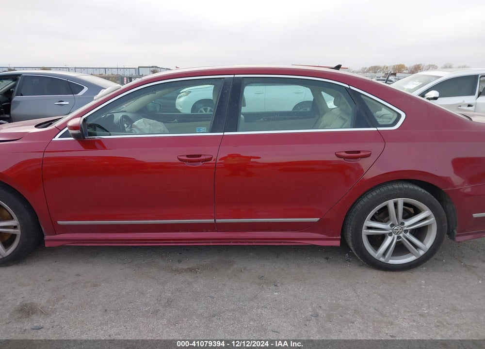 2015 VOLKSWAGEN PASSAT VIN: 1VWCM7A32FC008009
