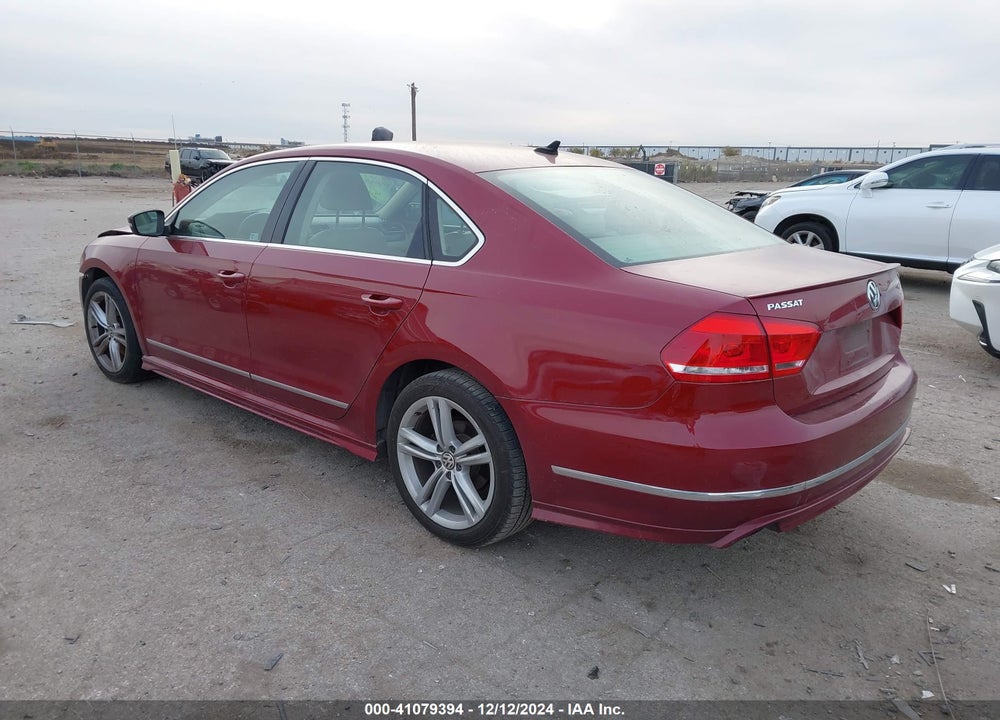2015 VOLKSWAGEN PASSAT VIN: 1VWCM7A32FC008009