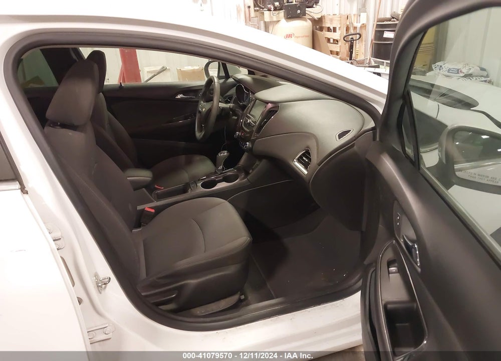2018 CHEVROLET CRUZE VIN: 1G1BE5SM3J7234271