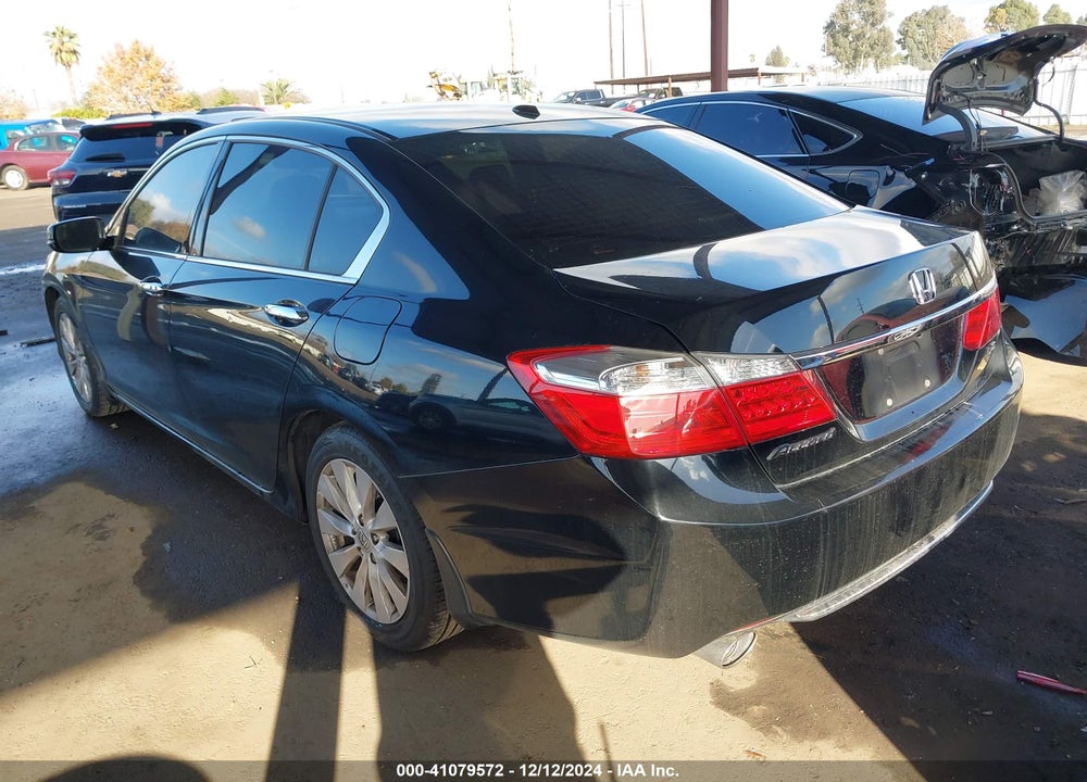 2015 HONDA ACCORD VIN: 1HGCR3F86FA035275