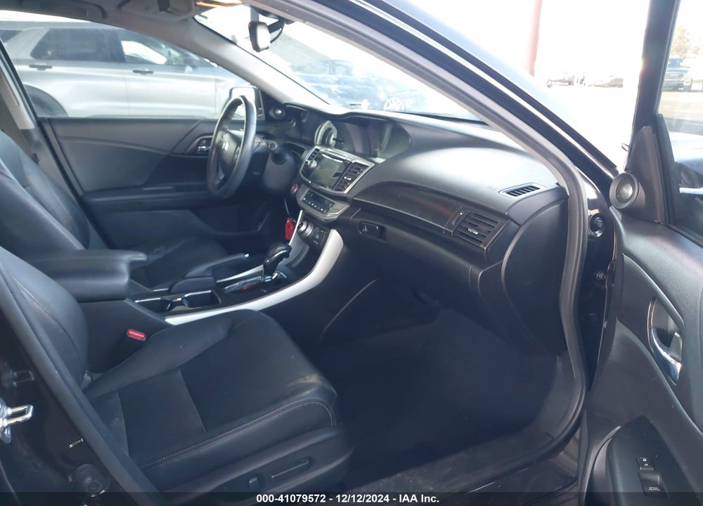 2015 HONDA ACCORD VIN: 1HGCR3F86FA035275