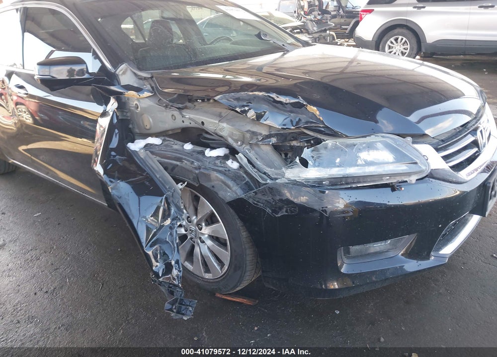 2015 HONDA ACCORD VIN: 1HGCR3F86FA035275