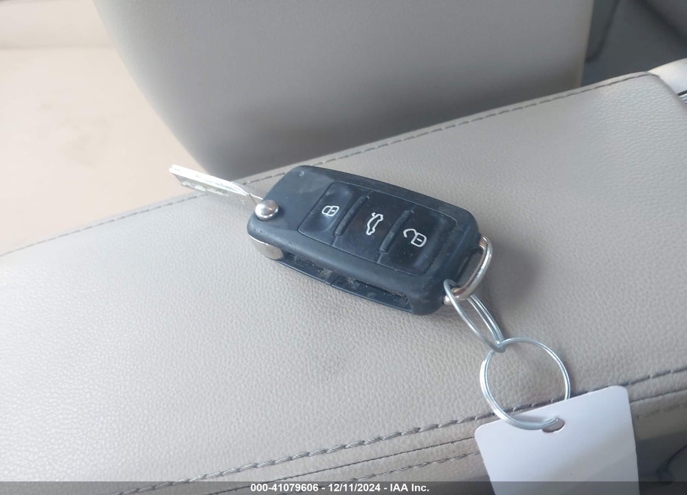 2014 VOLKSWAGEN BEETLE 2.5L VIN: 3VW5P7AT8EM806513