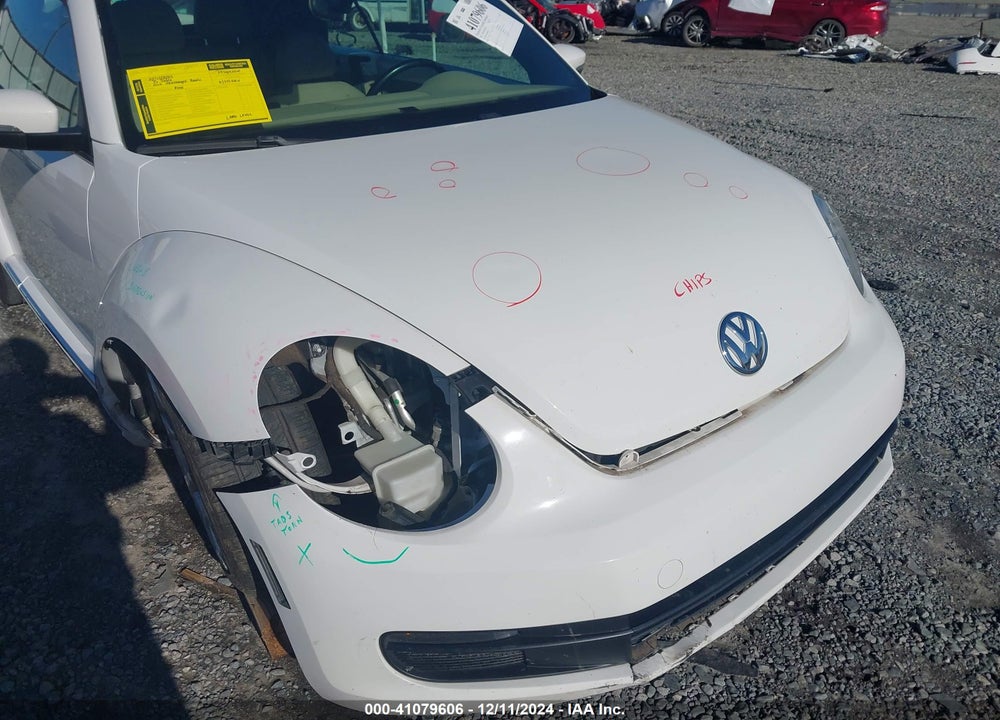 2014 VOLKSWAGEN BEETLE 2.5L VIN: 3VW5P7AT8EM806513